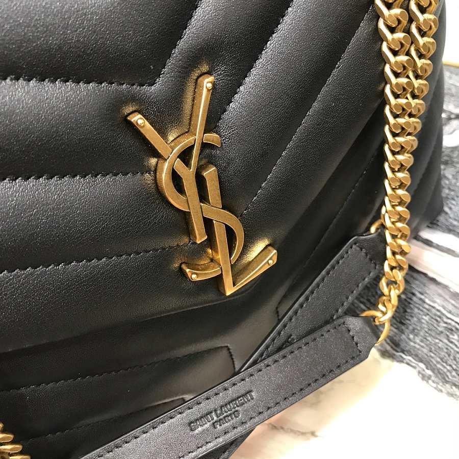 BY- Medium 32 Bag Black in Gold 32x22x11cm