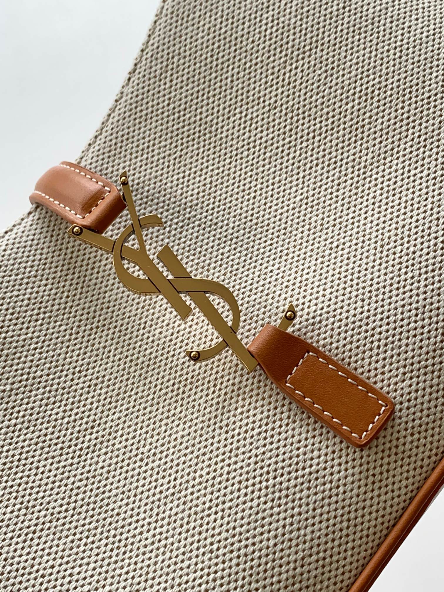BY-in canvas and leather - 23 X 16 X 6.5 CM