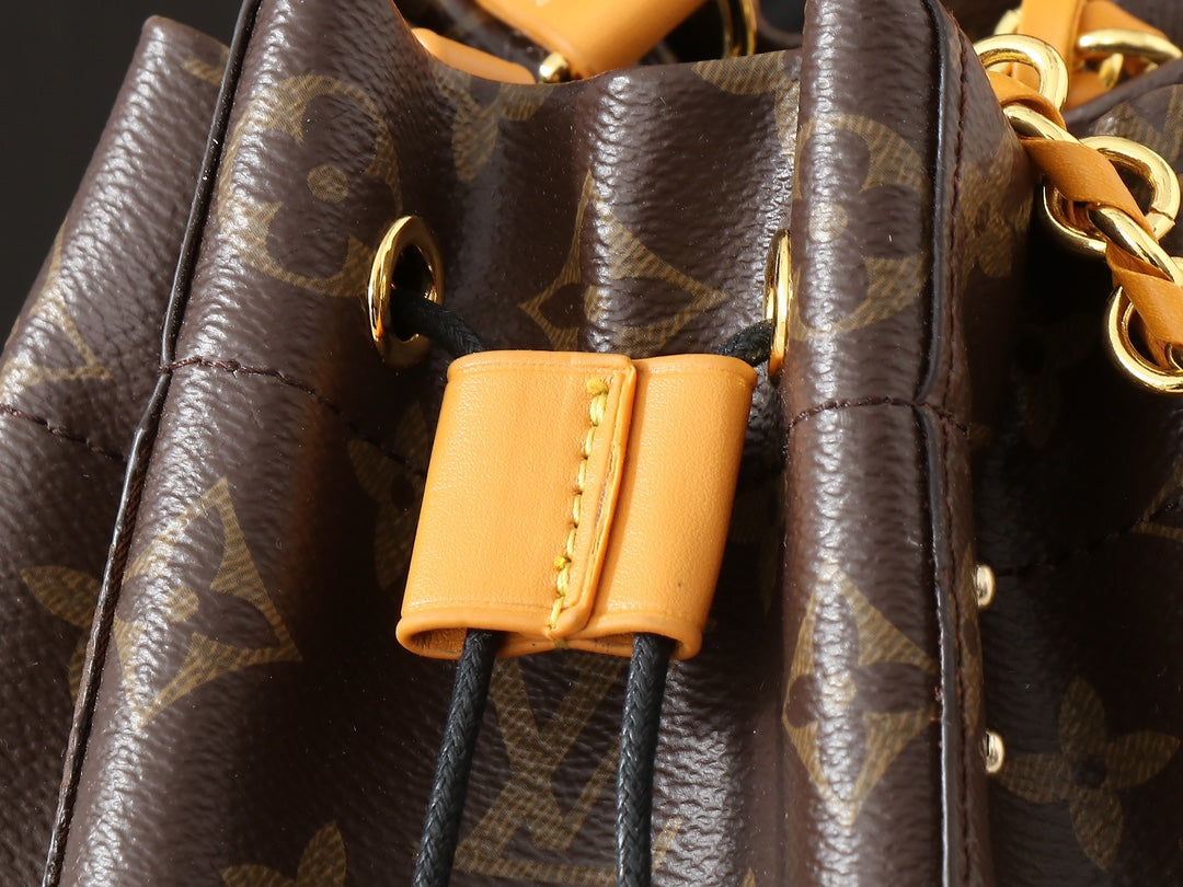 BL- Top quality Classic No Handbag Tote Bag 23x27x8cm