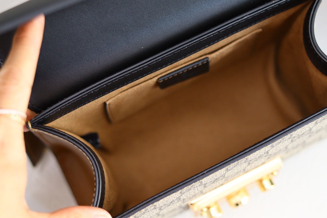 BG- 20 Leather Black 20 x 9 x 14cm